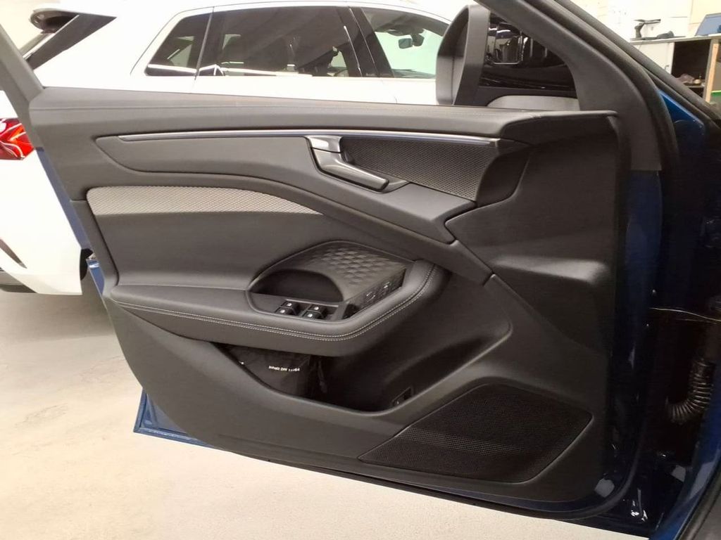 Audi A6 2026 г. Синий, пробег 11200 км