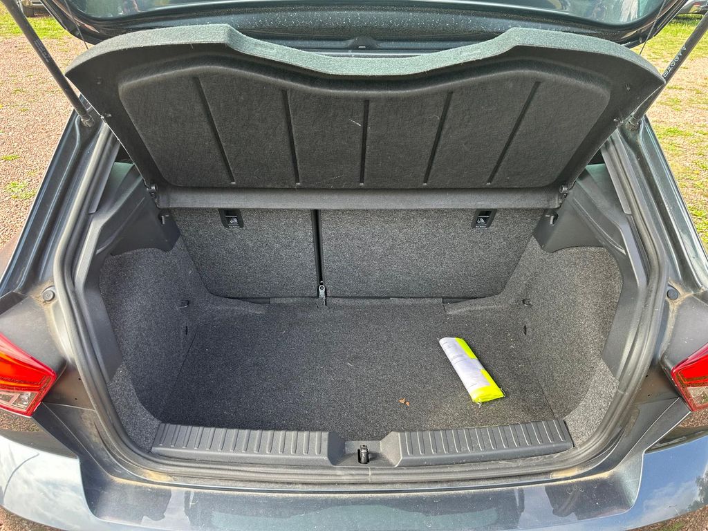 SEAT Ibiza 2023 г. Серый, пробег 48873 км