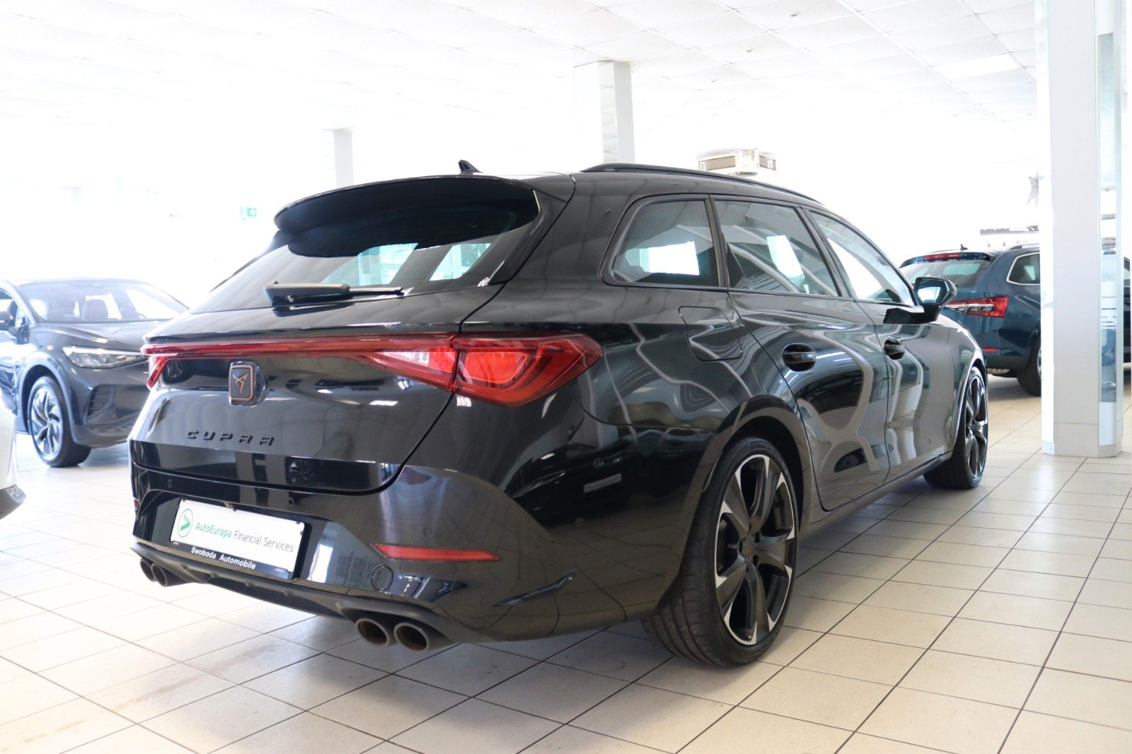 Cupra Leon 2022 г. Чёрный, пробег 37400 км