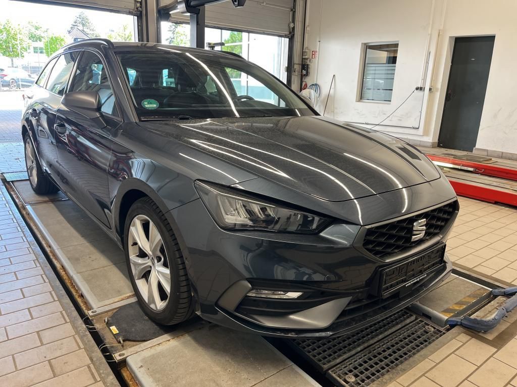 SEAT Leon 2022 г. Серый, пробег 45219 км