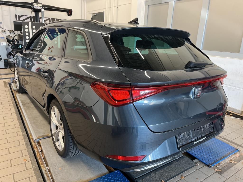 SEAT Leon 2022 г. Серый, пробег 45219 км