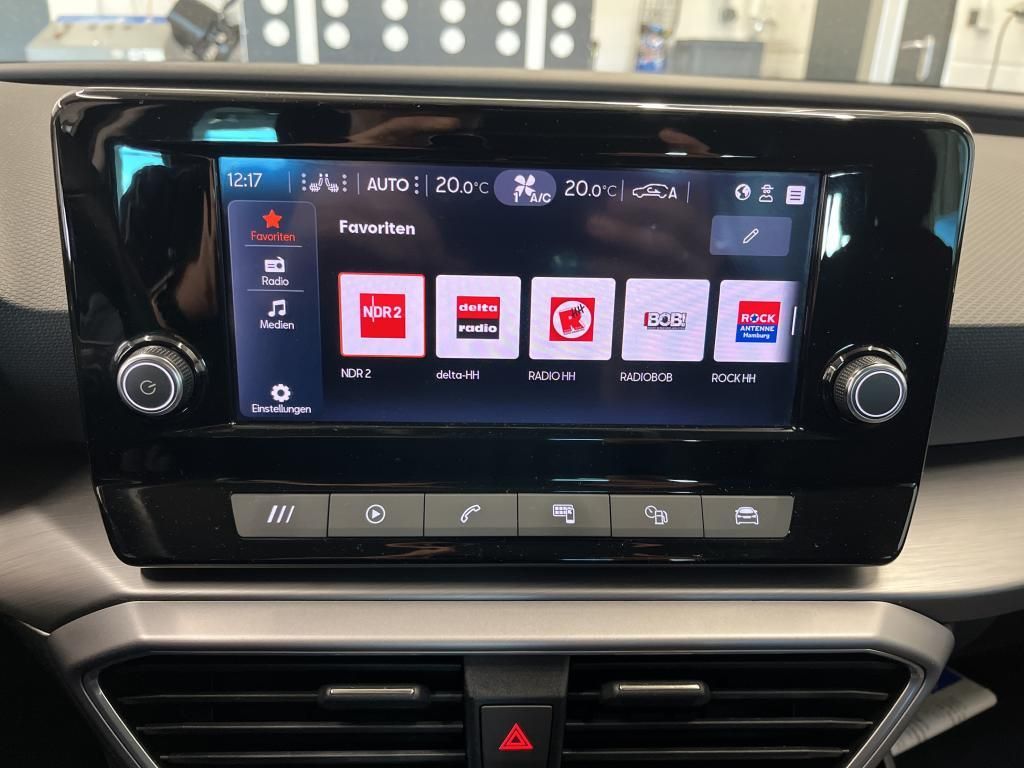 SEAT Leon 2022 г. Серый, пробег 45219 км