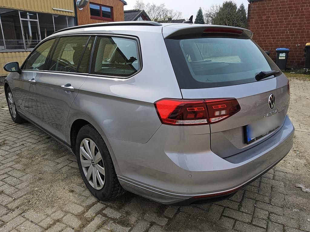 Volkswagen PASSAT VARIANT 2023 г. Серебристый, пробег 42002 км