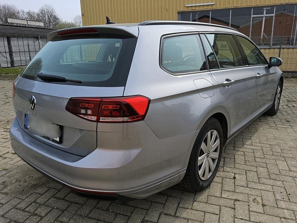 Volkswagen PASSAT VARIANT 2023 г. Серебристый, пробег 42002 км