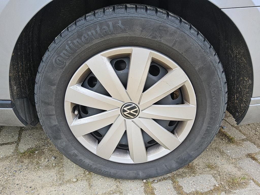Volkswagen PASSAT VARIANT 2023 г. Серебристый, пробег 42002 км