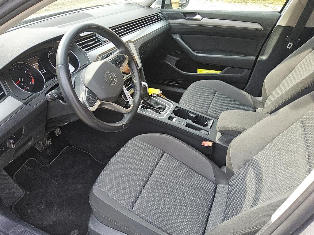 Volkswagen PASSAT VARIANT 2023 г. Серебристый, пробег 42002 км