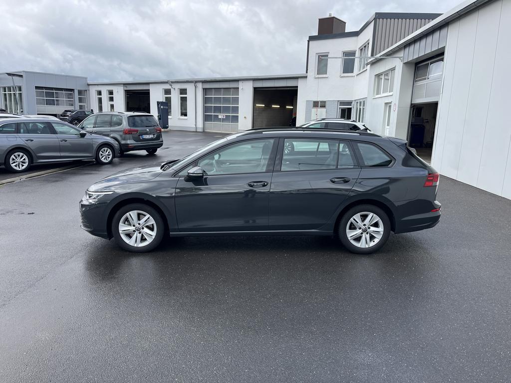 Volkswagen Golf 2023 г. Серый, пробег 38800 км