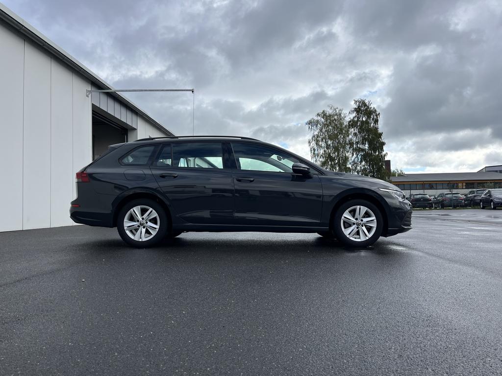 Volkswagen Golf 2023 г. Серый, пробег 38800 км