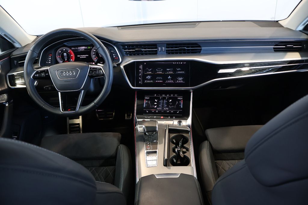 Audi S7 2023 г. Серый, пробег 55820 км