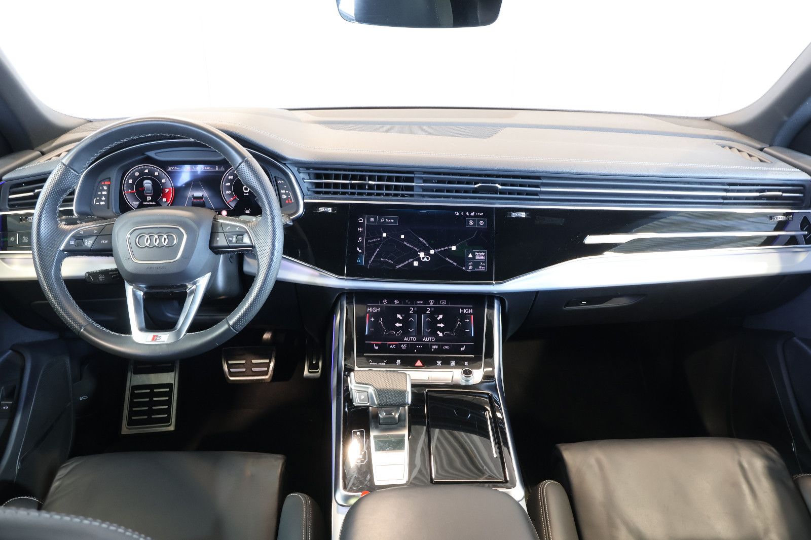 Audi SQ8 2024 г. Чёрный, пробег 58300 км