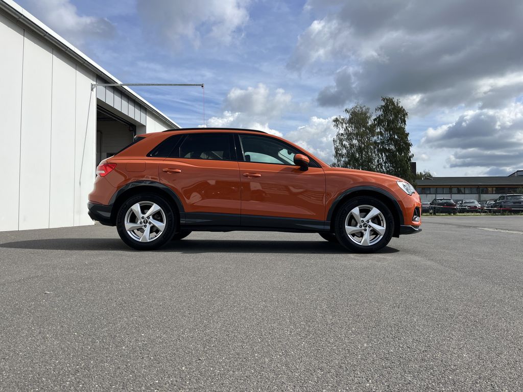 Audi Q3 2023 г. Оранжевый, пробег 39987 км