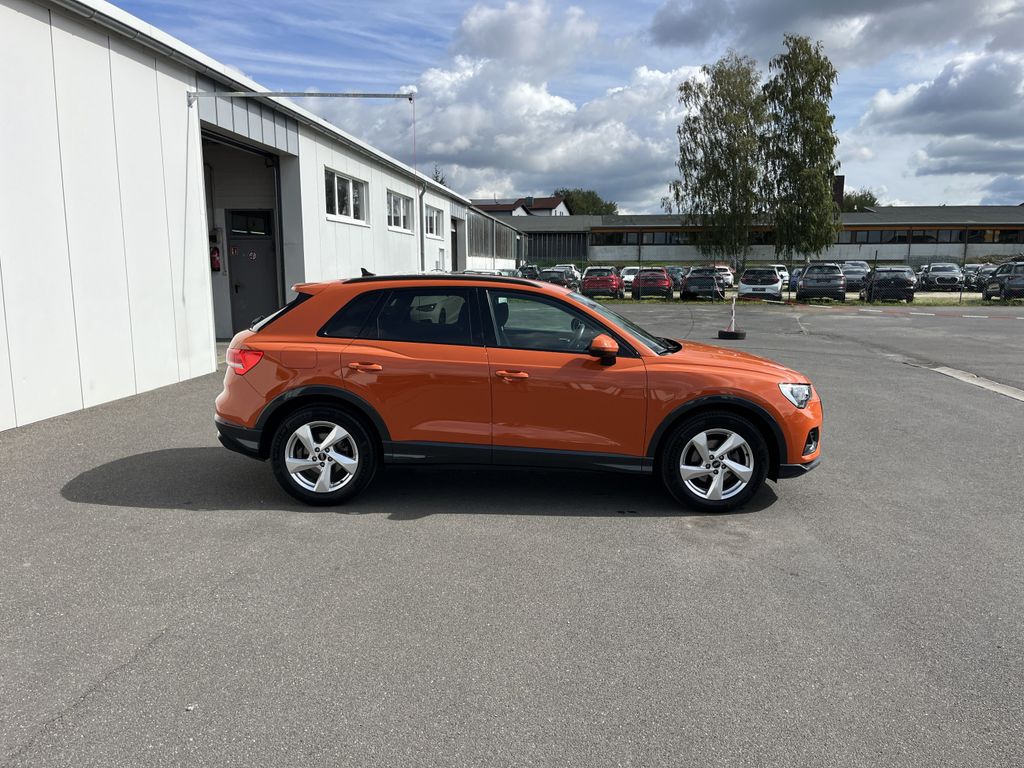 Audi Q3 2023 г. Оранжевый, пробег 39987 км