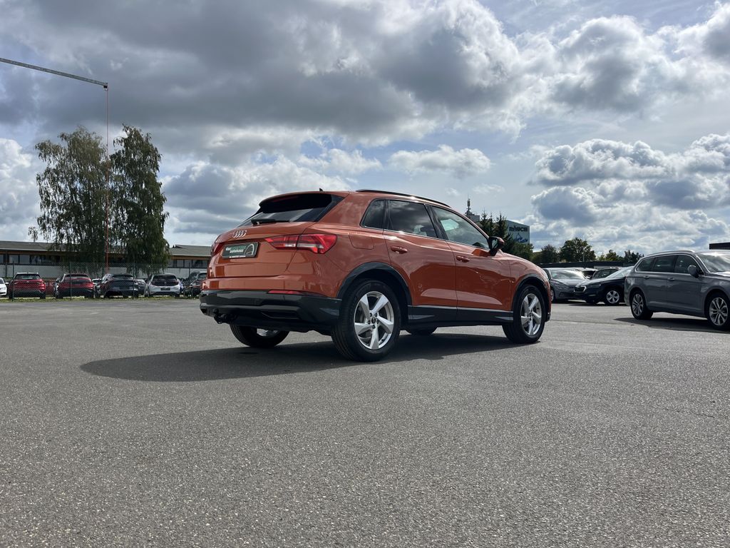 Audi Q3 2023 г. Оранжевый, пробег 39987 км