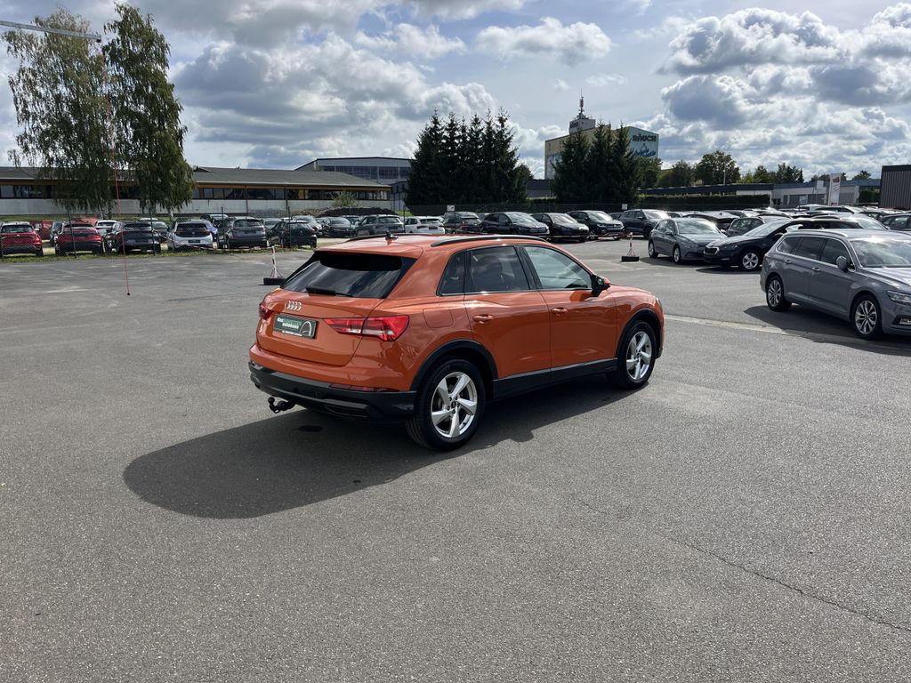Audi Q3 2023 г. Оранжевый, пробег 39987 км