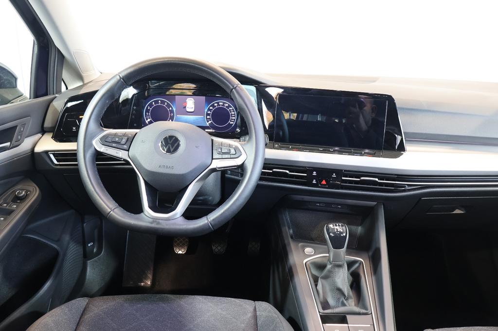 Volkswagen Golf 2021 г. Синий, пробег 44660 км