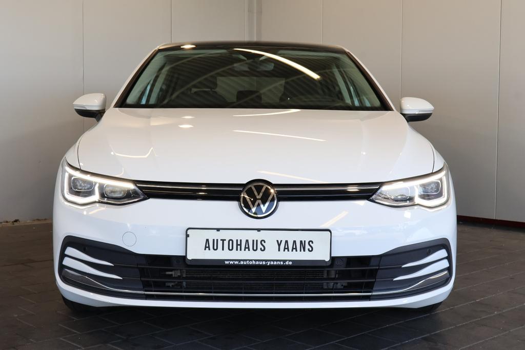 Volkswagen Golf 2022 г. Белый, пробег 52440 км