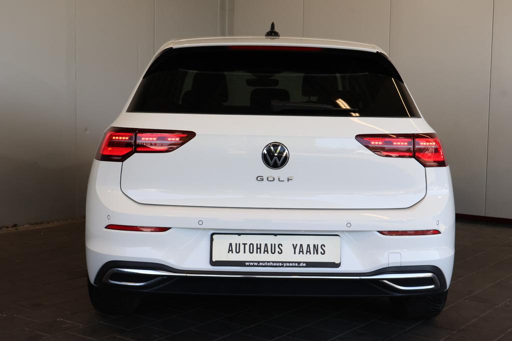 Volkswagen Golf 2022 г. Белый, пробег 52440 км