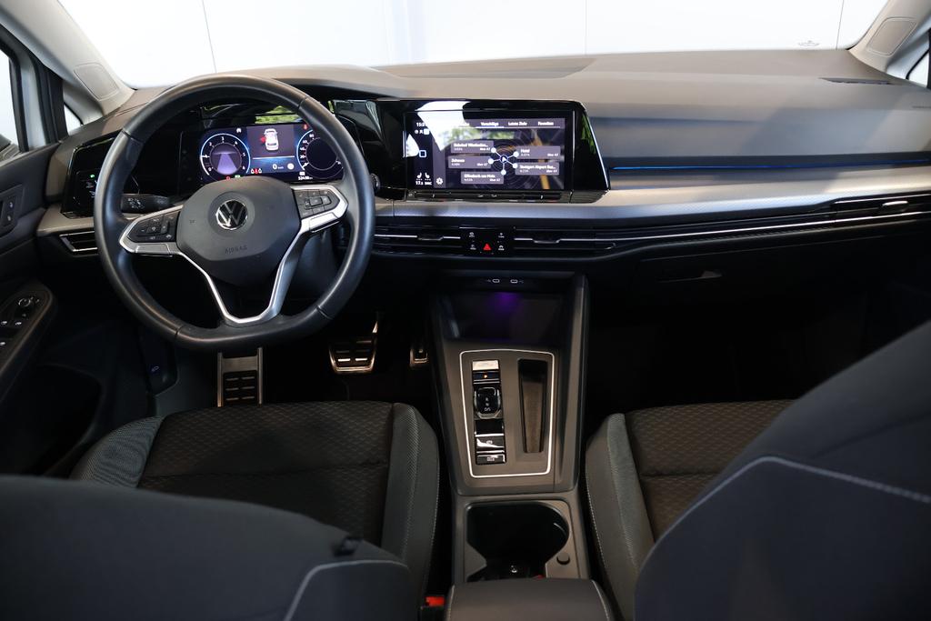 Volkswagen Golf 2022 г. Белый, пробег 52440 км