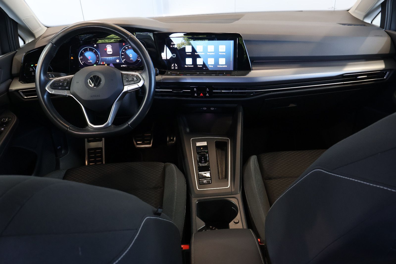 Volkswagen Golf 2022 г. Серый, пробег 59950 км