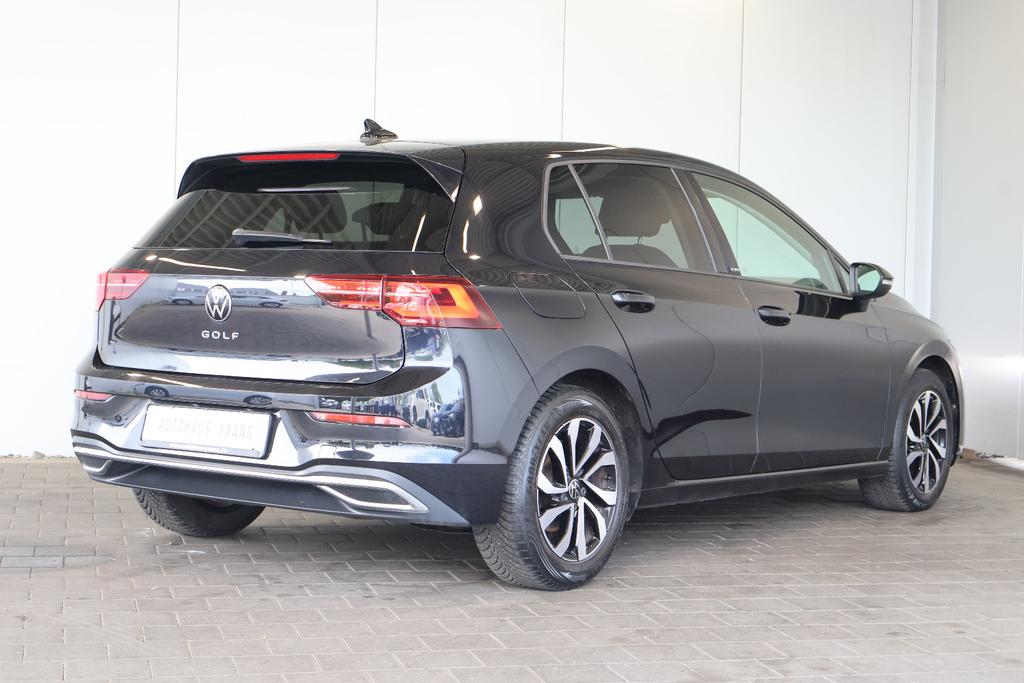 Volkswagen Golf 2022 г. Чёрный, пробег 59950 км