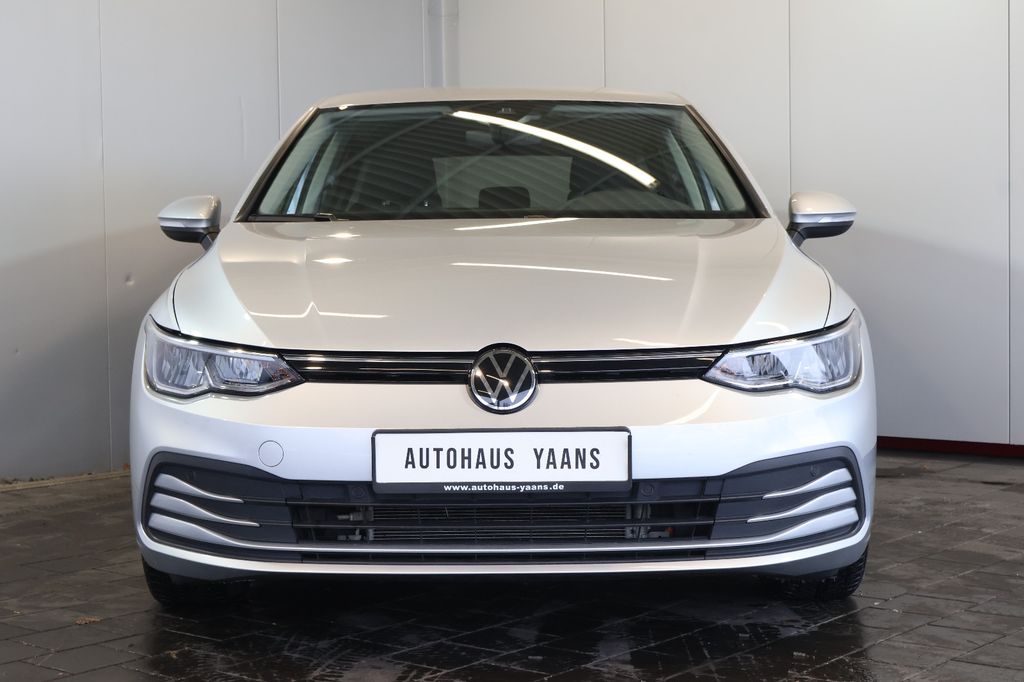 Volkswagen Golf 2023 г. Серебристый, пробег 45400 км