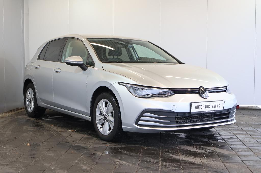 Volkswagen Golf 2023 г. Серебристый, пробег 45400 км