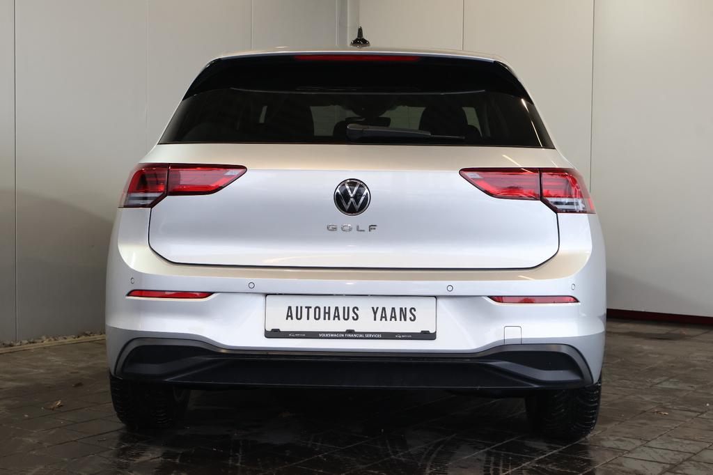 Volkswagen Golf 2023 г. Серебристый, пробег 45400 км