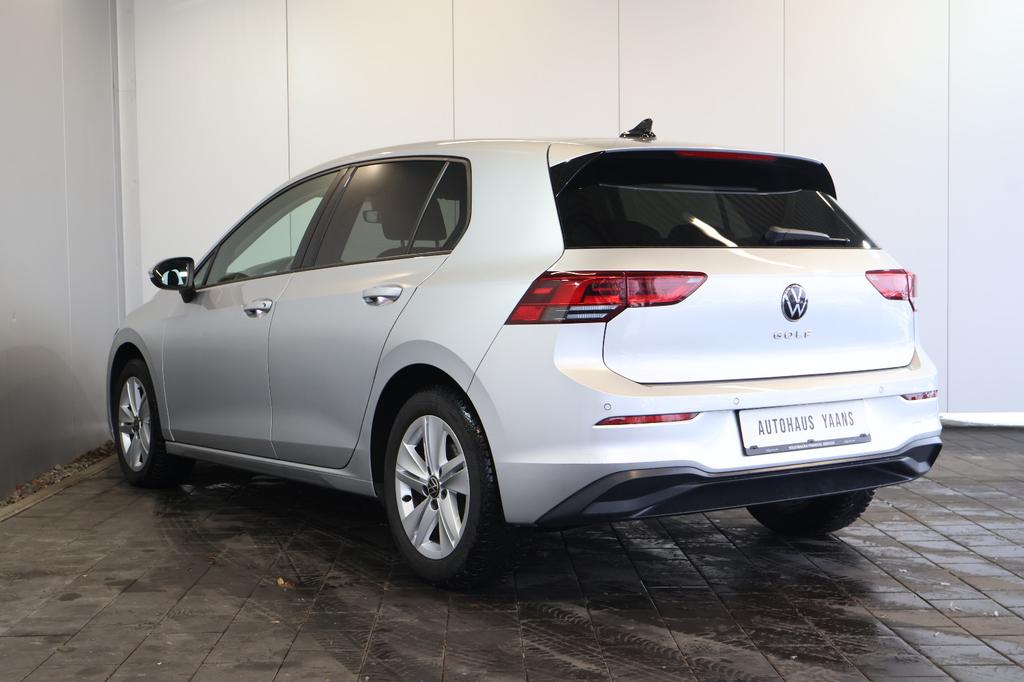 Volkswagen Golf 2023 г. Серебристый, пробег 45400 км