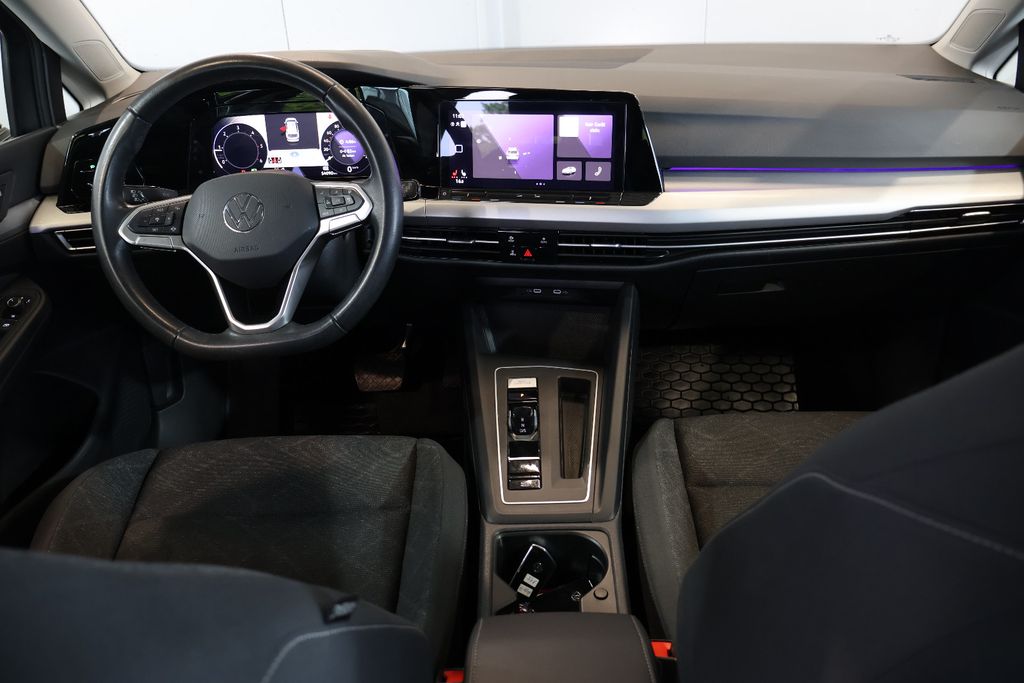 Volkswagen Golf 2024 г. Серый, пробег 54000 км