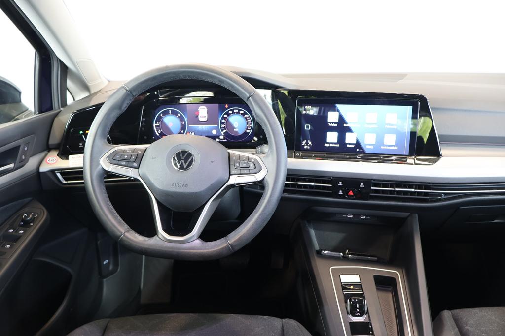 Volkswagen Golf 2022 г. Синий, пробег 46000 км