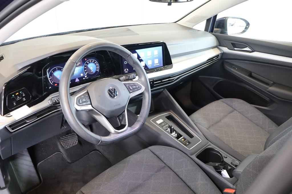 Volkswagen Golf 2022 г. Синий, пробег 46000 км
