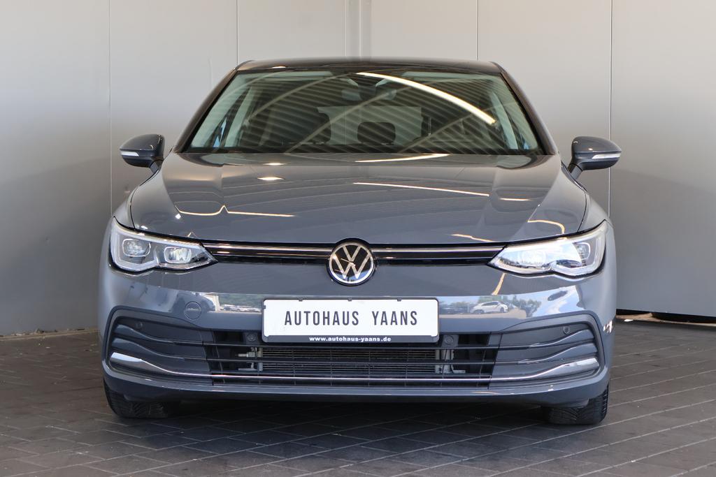 Volkswagen Golf 2023 г. Серый, пробег 54630 км