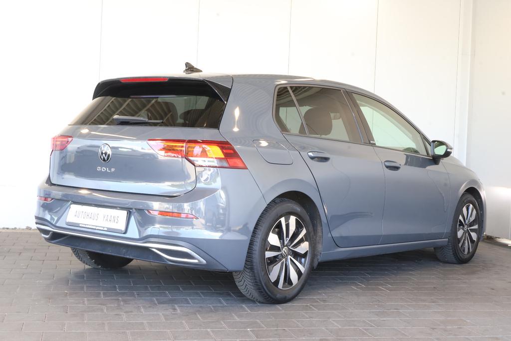 Volkswagen Golf 2023 г. Серый, пробег 54630 км