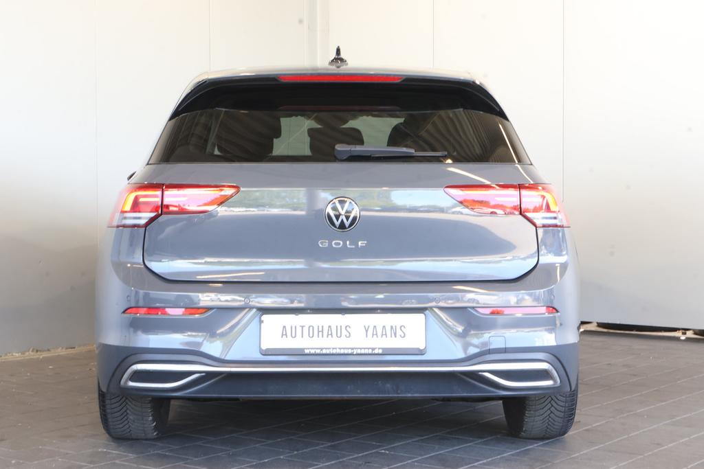 Volkswagen Golf 2023 г. Серый, пробег 54630 км