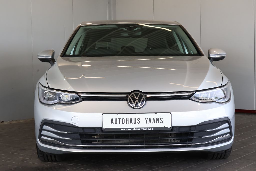 Volkswagen Golf 2022 г. Серебристый, пробег 42660 км