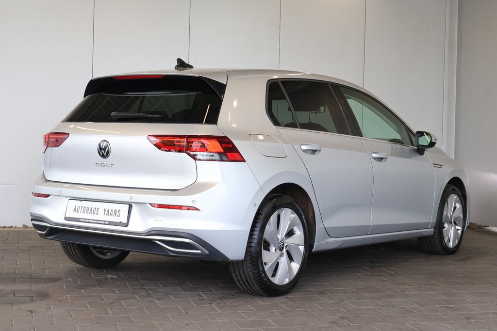 Volkswagen Golf 2022 г. Серебристый, пробег 42660 км