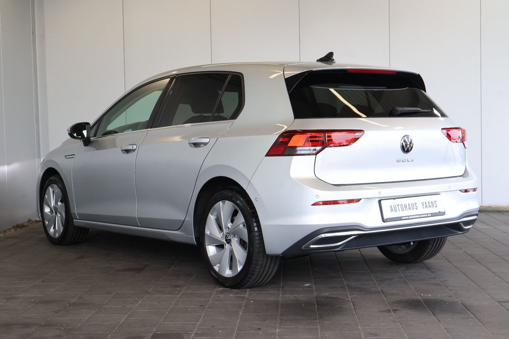 Volkswagen Golf 2022 г. Серебристый, пробег 42660 км
