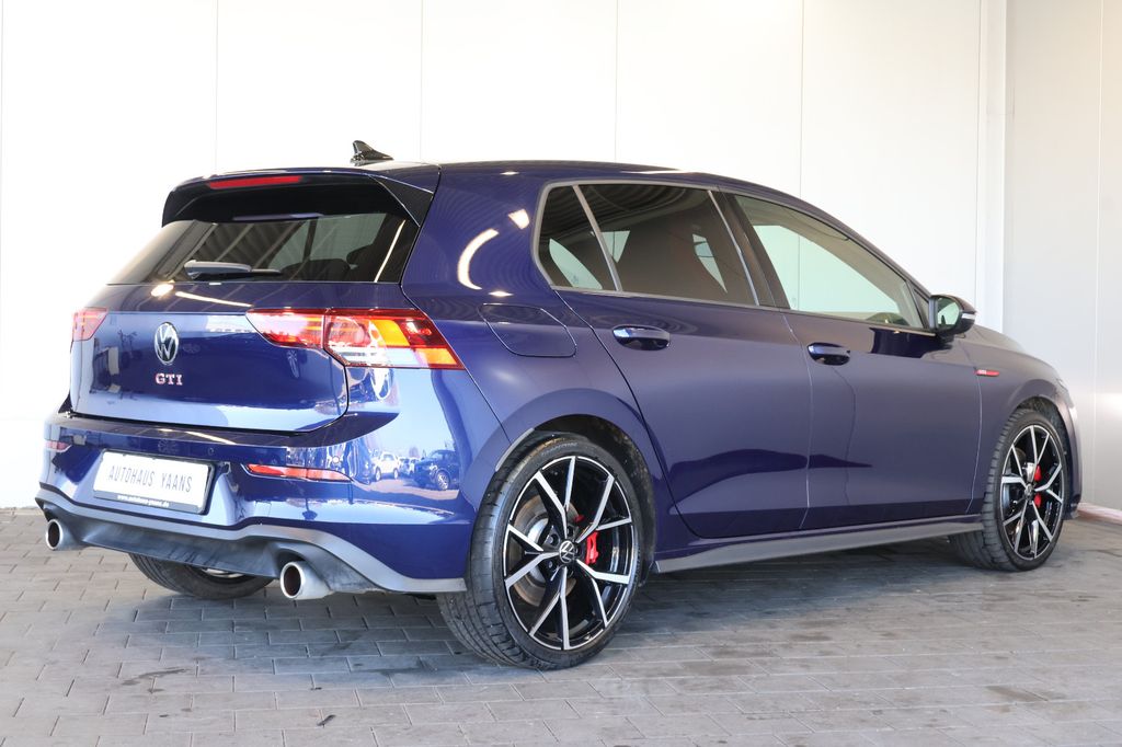 Volkswagen Golf 2024 г. Синий, пробег 49850 км