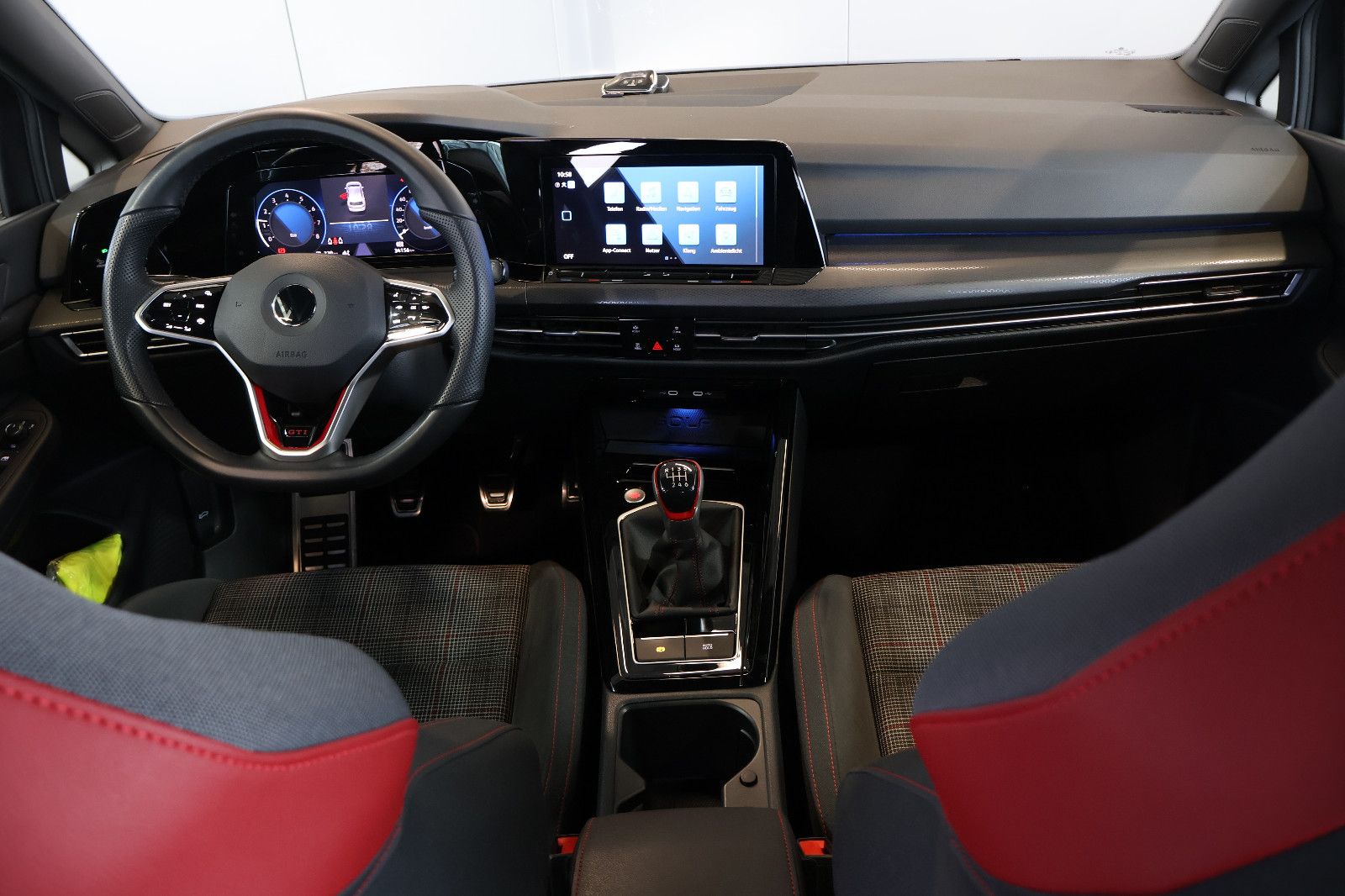 Volkswagen Golf 2022 г. Серый, пробег 34150 км