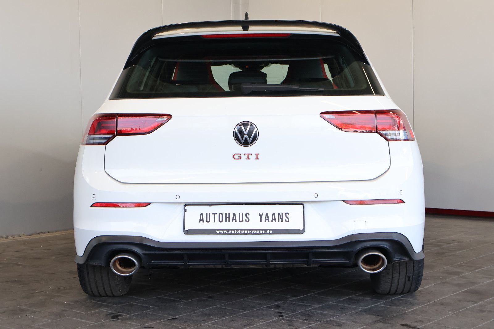 Volkswagen Golf 2022 г. Белый, пробег 49950 км