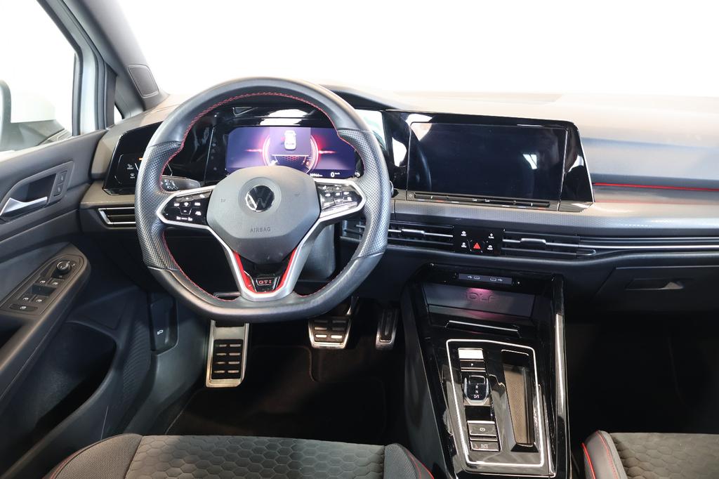 Volkswagen Golf 2022 г. Белый, пробег 49950 км