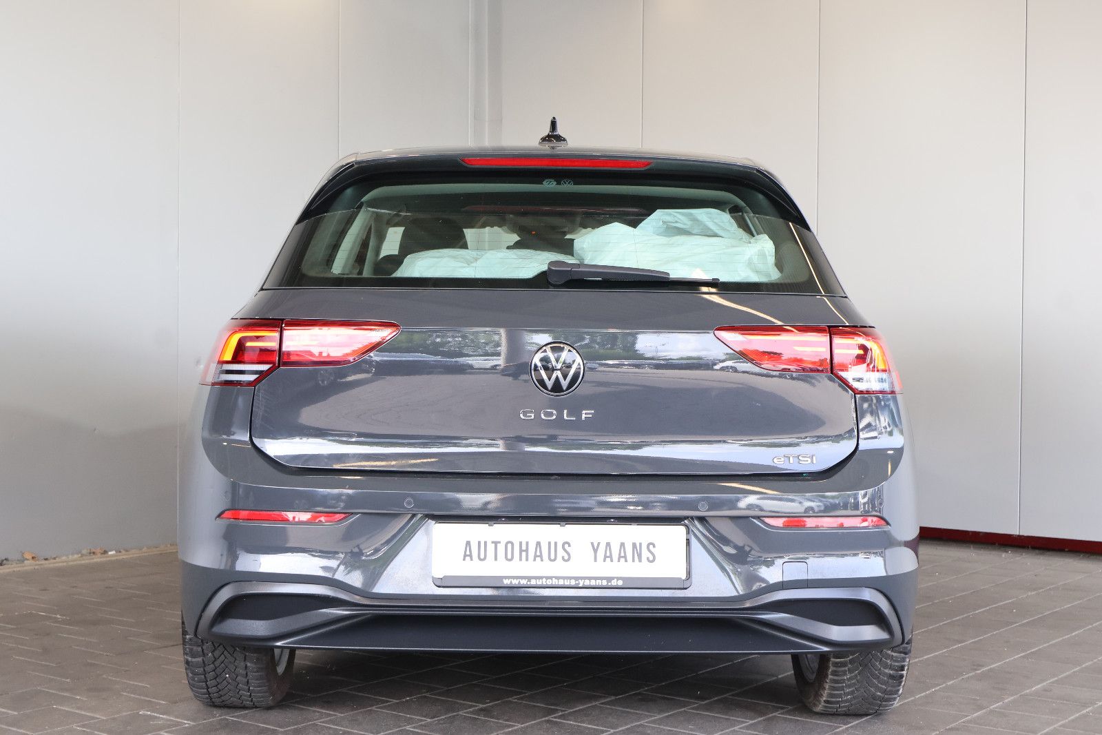 Volkswagen Golf 2023 г. Серый, пробег 57300 км