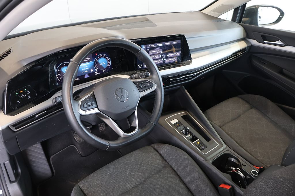 Volkswagen Golf 2023 г. Серый, пробег 57300 км