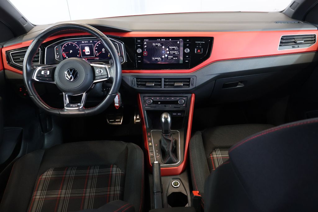 Volkswagen Polo 2021 г. Красный, пробег 31740 км