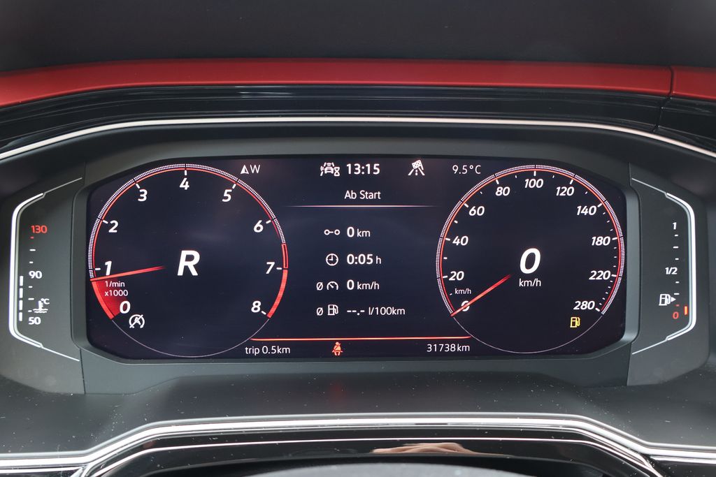 Volkswagen Polo 2021 г. Красный, пробег 31740 км