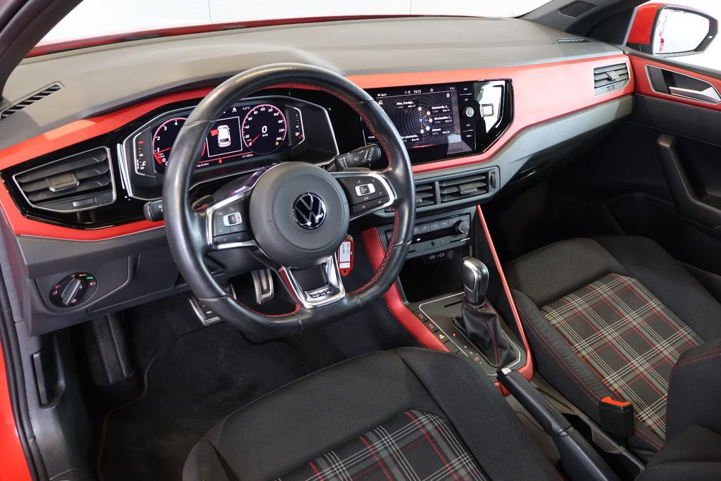 Volkswagen Polo 2021 г. Красный, пробег 31740 км