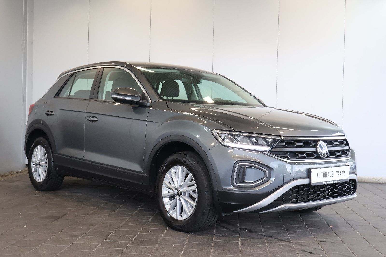 Volkswagen T-Roc 2022 г. Серый, пробег 47120 км