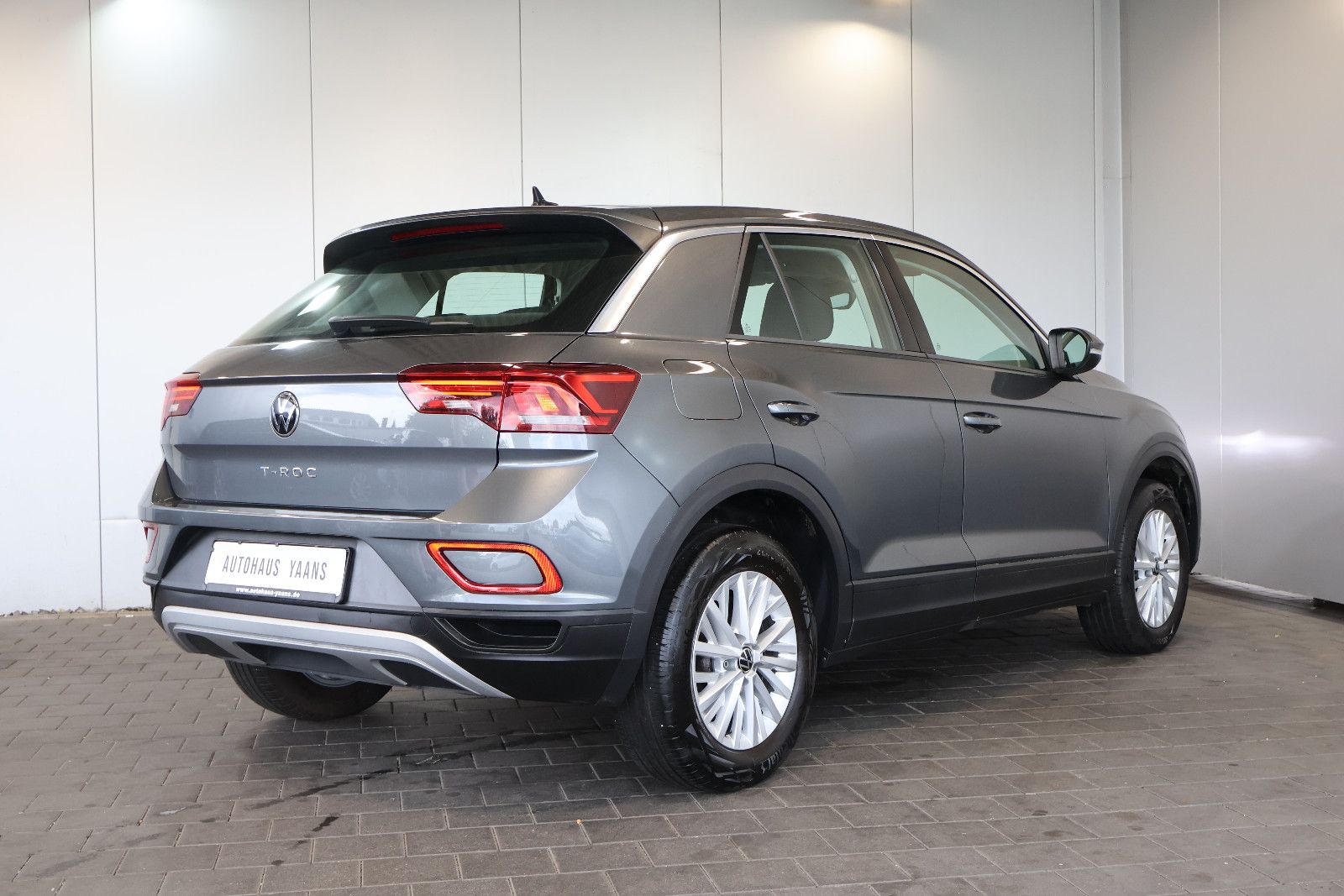 Volkswagen T-Roc 2022 г. Серый, пробег 47120 км