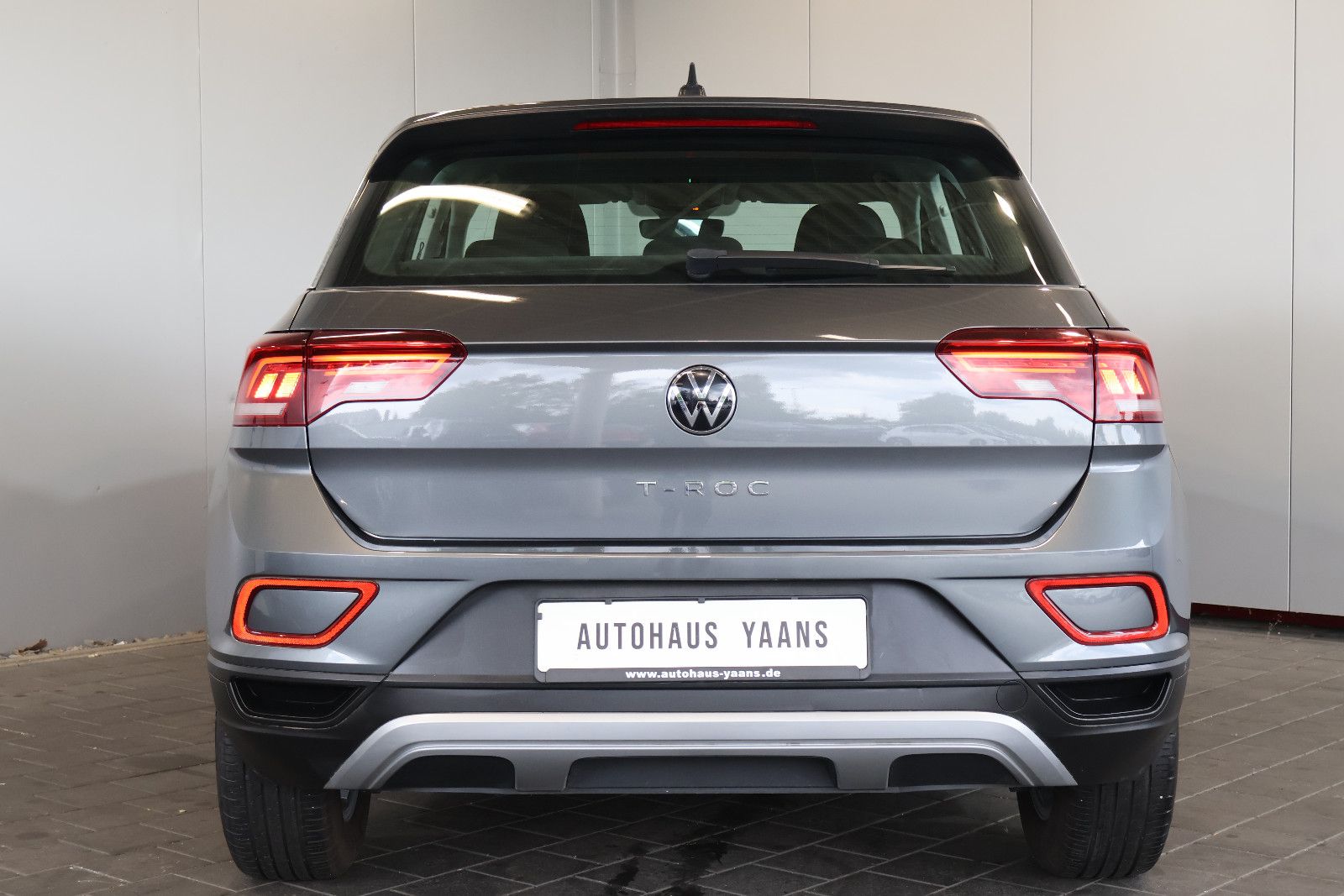 Volkswagen T-Roc 2022 г. Серый, пробег 47120 км