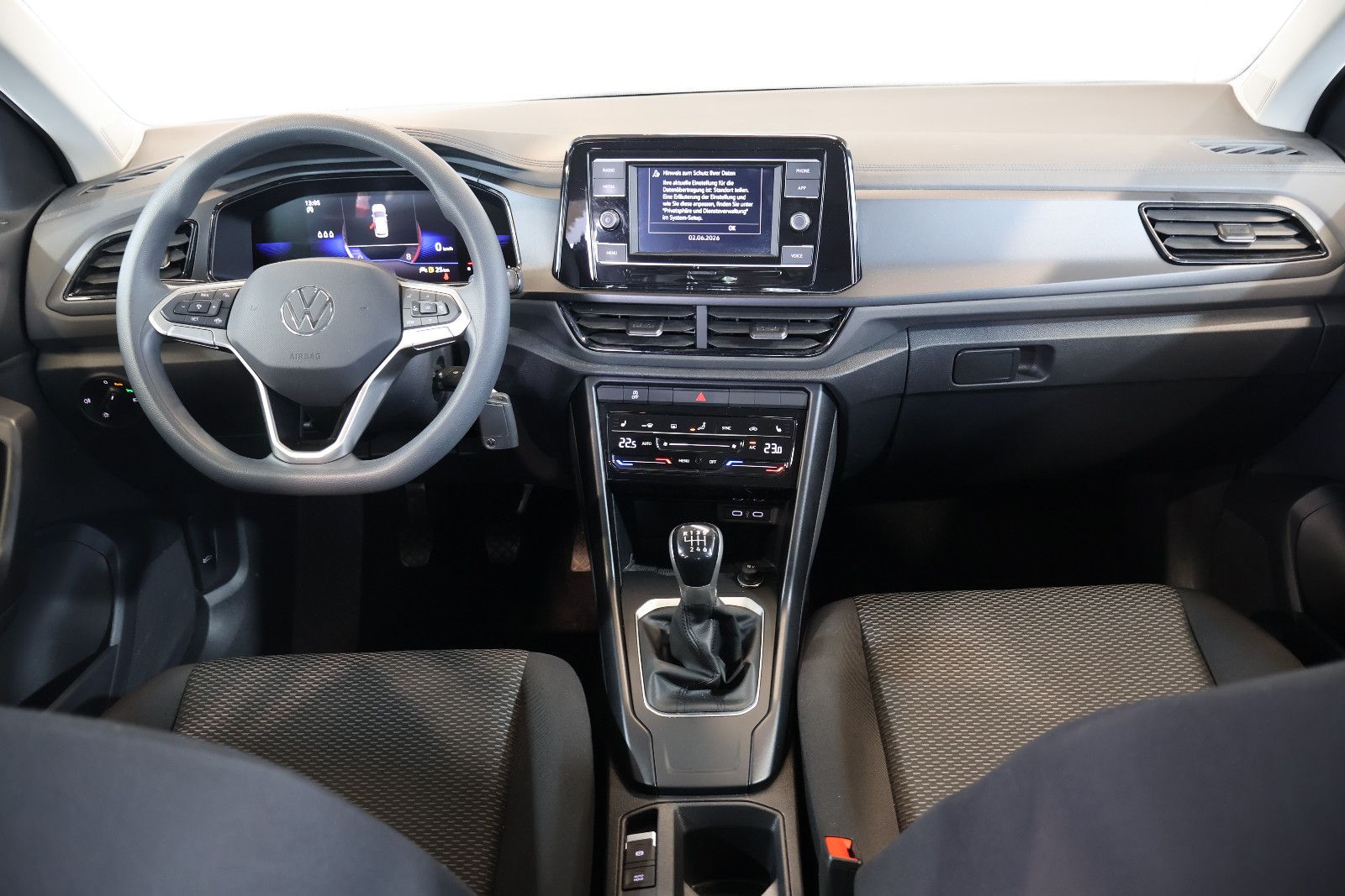 Volkswagen T-Roc 2022 г. Серый, пробег 47120 км